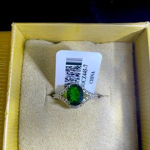 Oval Chrome diopside ring